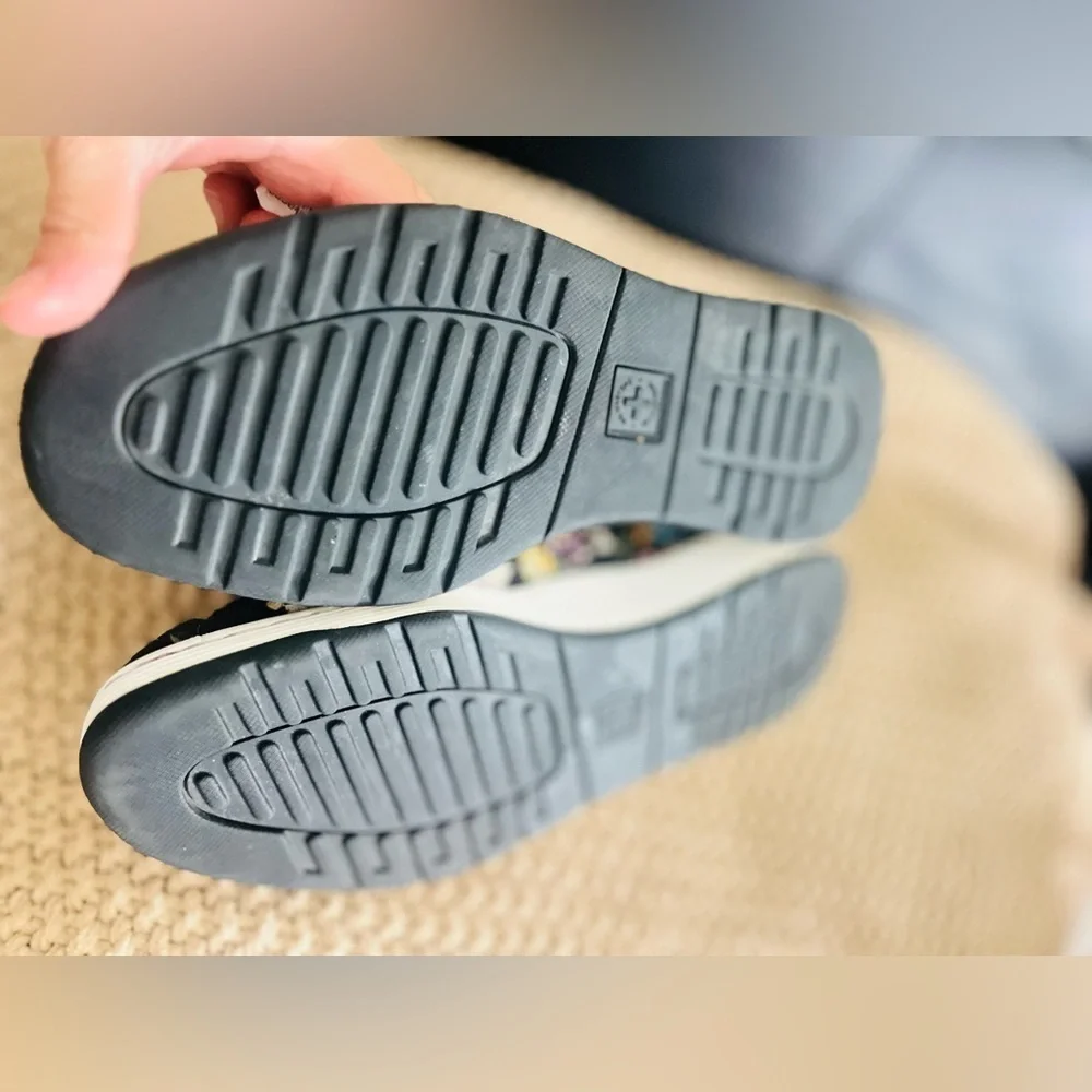 Dr. Martens Womens Askins Darcy Floral Black Canvas Shoes Size 7 - Picture 6 of 10